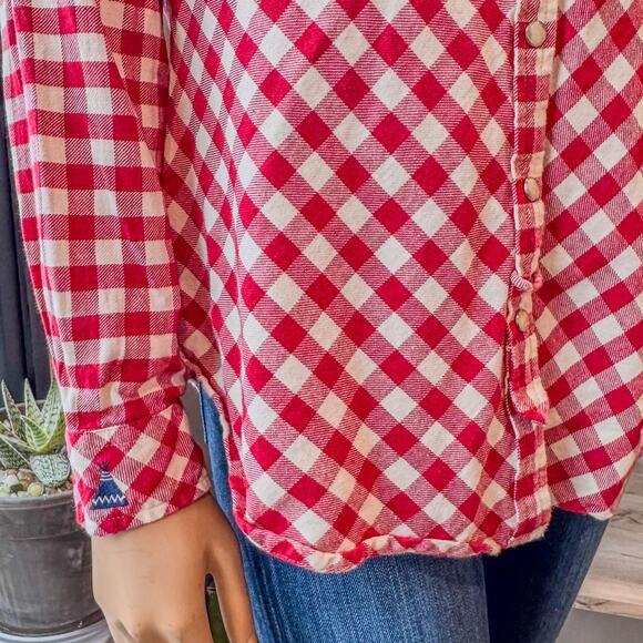 Tasha Polizzi Collection Red and White Gingham Pearl Snap Western Shirt, Medium - Picture 5 of 9